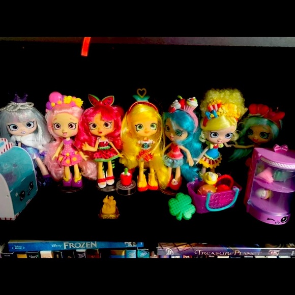Shopkins doll bundle 10 dolls Plus some accessories